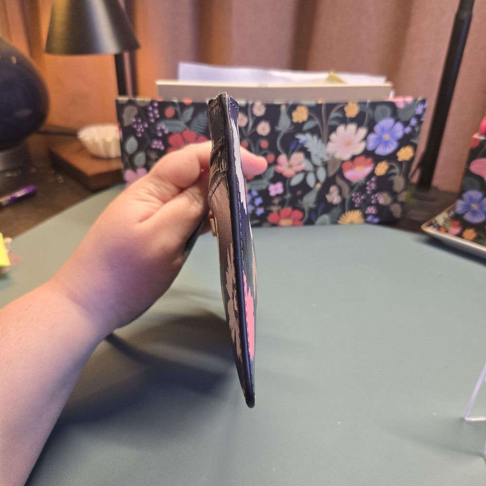 KATE SPADE NWOT Shore Street Gala Blue Floral Tinie Wristlet - Picture 6 of 10
